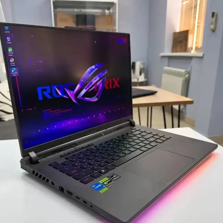 ASUS ROG Strix G15 view 2