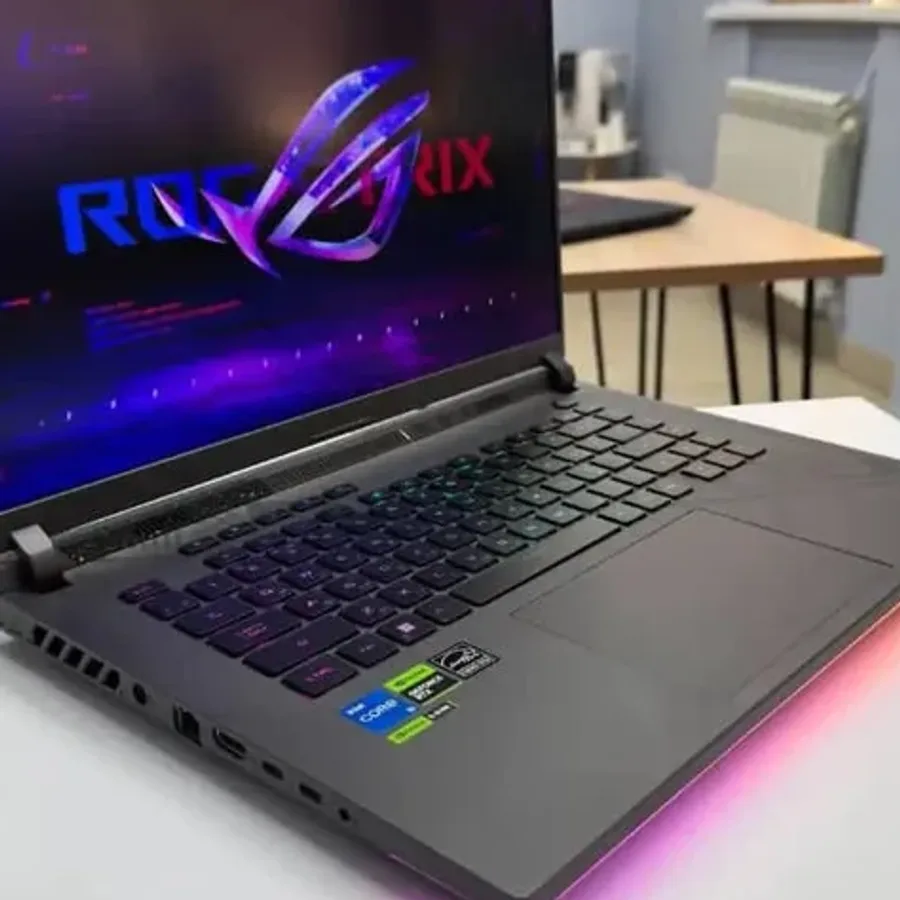 ASUS ROG Strix G15 view 3