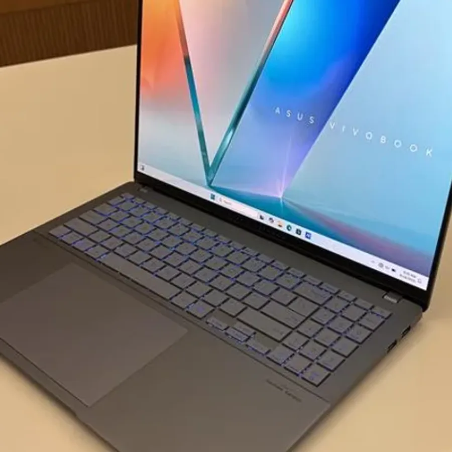 ASUS VivoBook 15 view 3