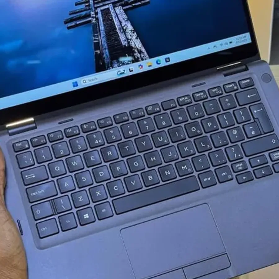 Dell Latitude E7270 view 3
