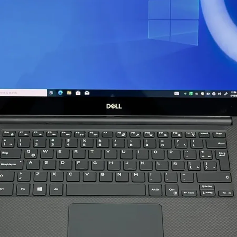 Dell XPS 15 9520 view 3