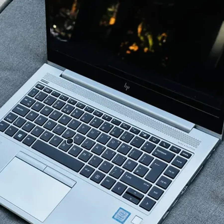 HP EliteBook 840 G8 view 3