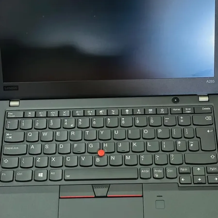 Lenovo ThinkPad X240 view 3