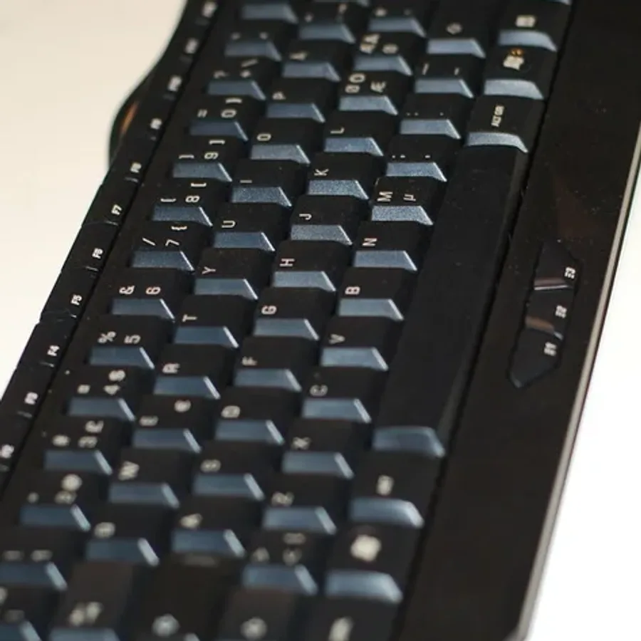 Logitech K380 Bluetooth Keyboard view 3