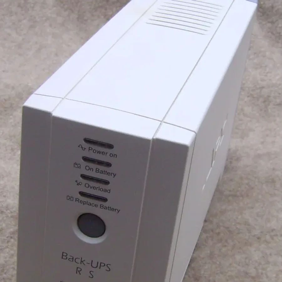 Mercury 650VA UPS view 2