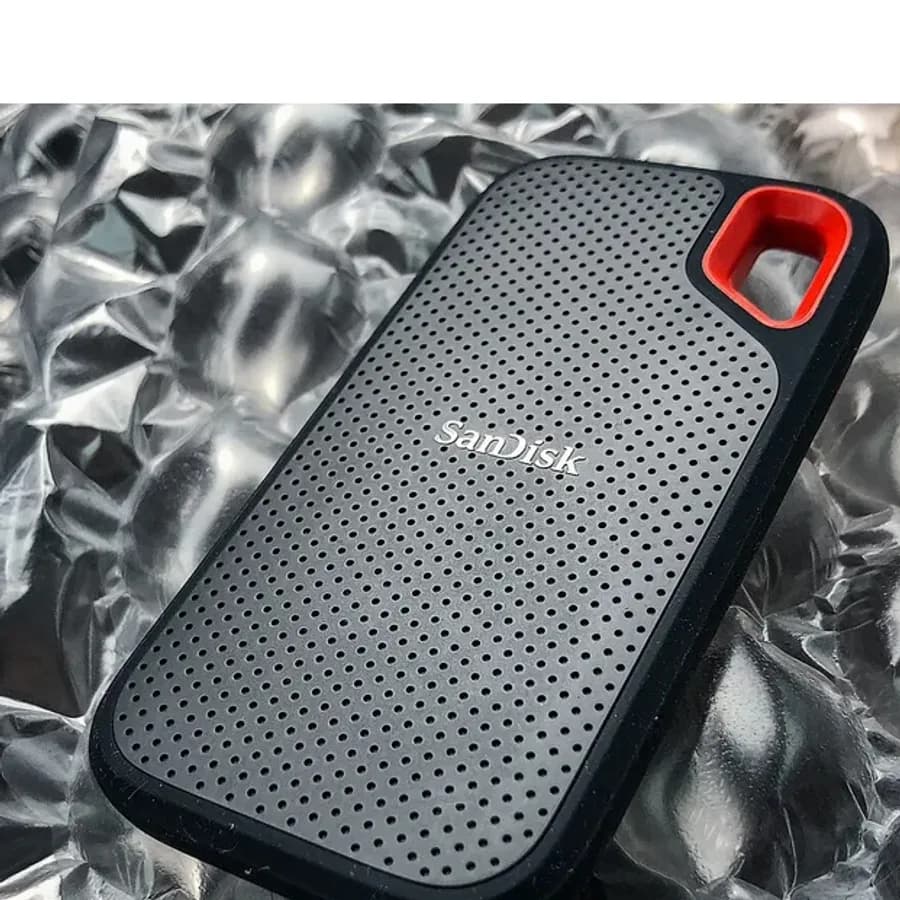 SanDisk Extreme 1TB Portable SSD view 2