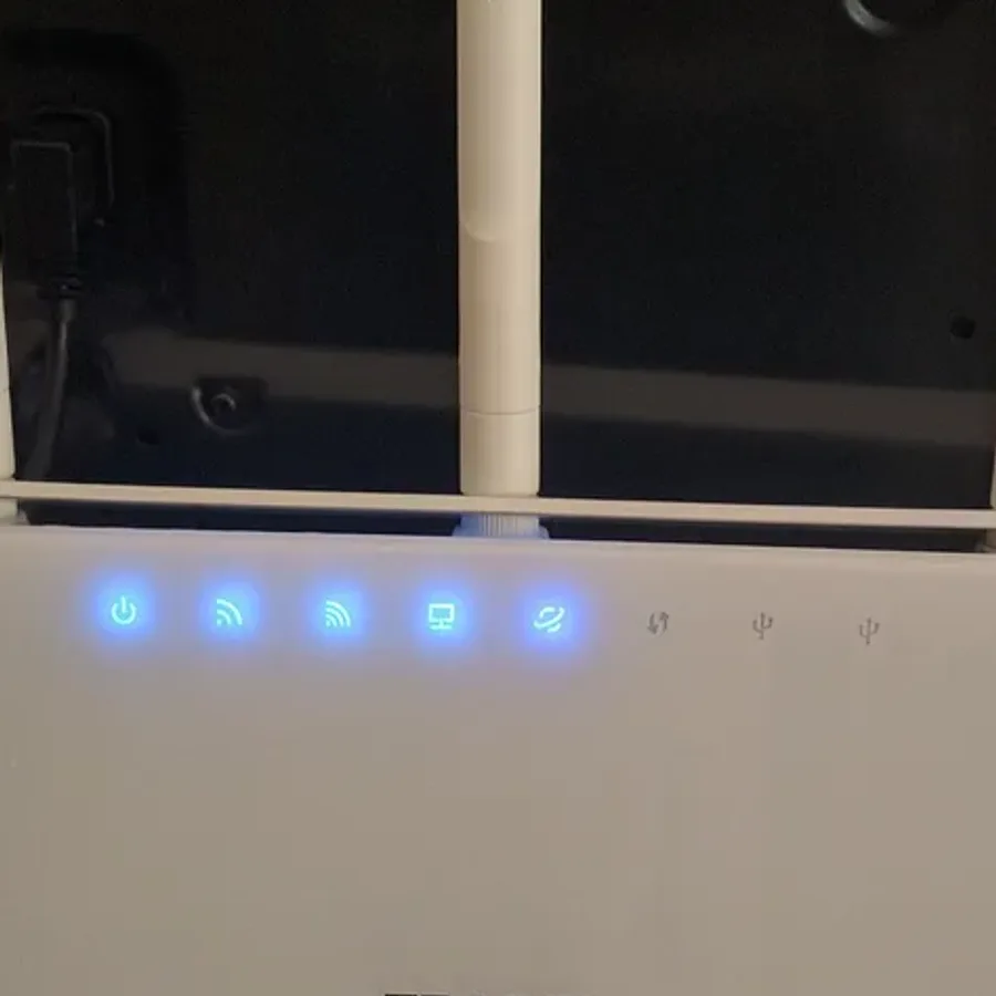 TP-Link Archer C6 Router view 3
