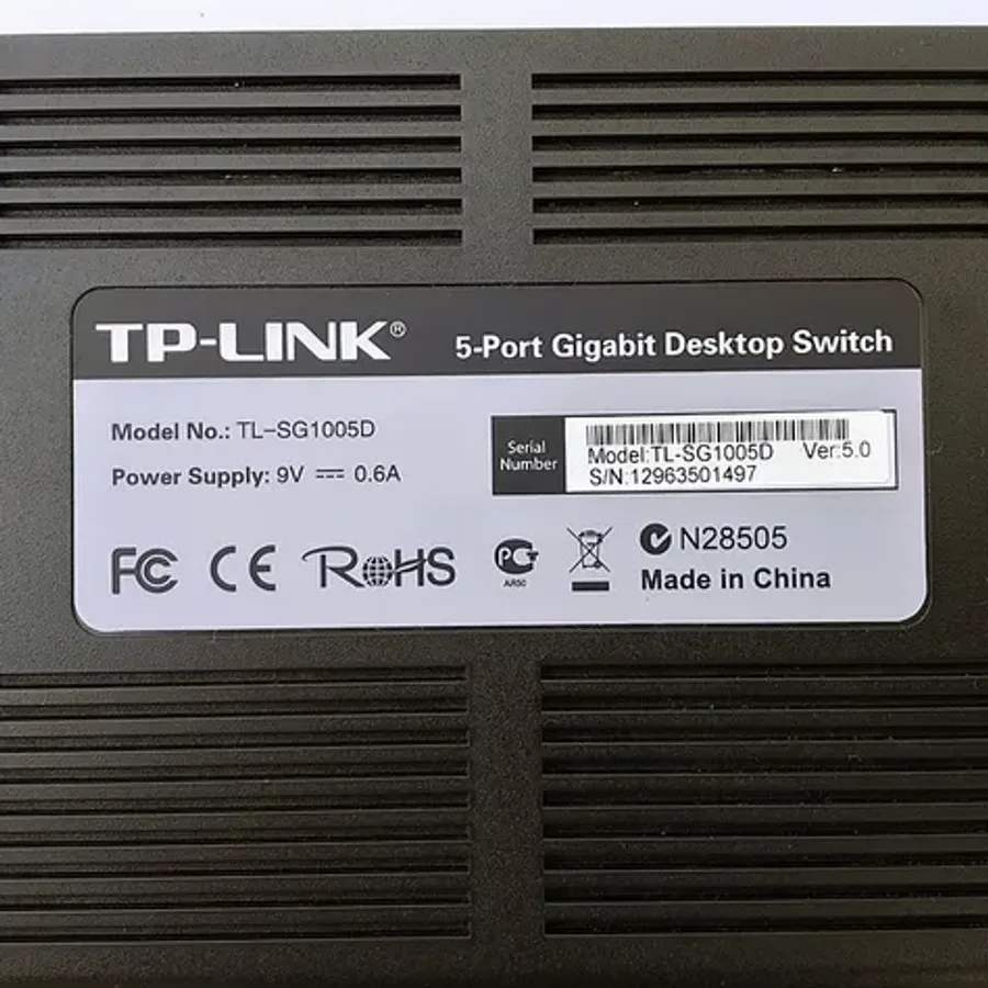 TP-Link 8-Port Gigabit Switch view 3