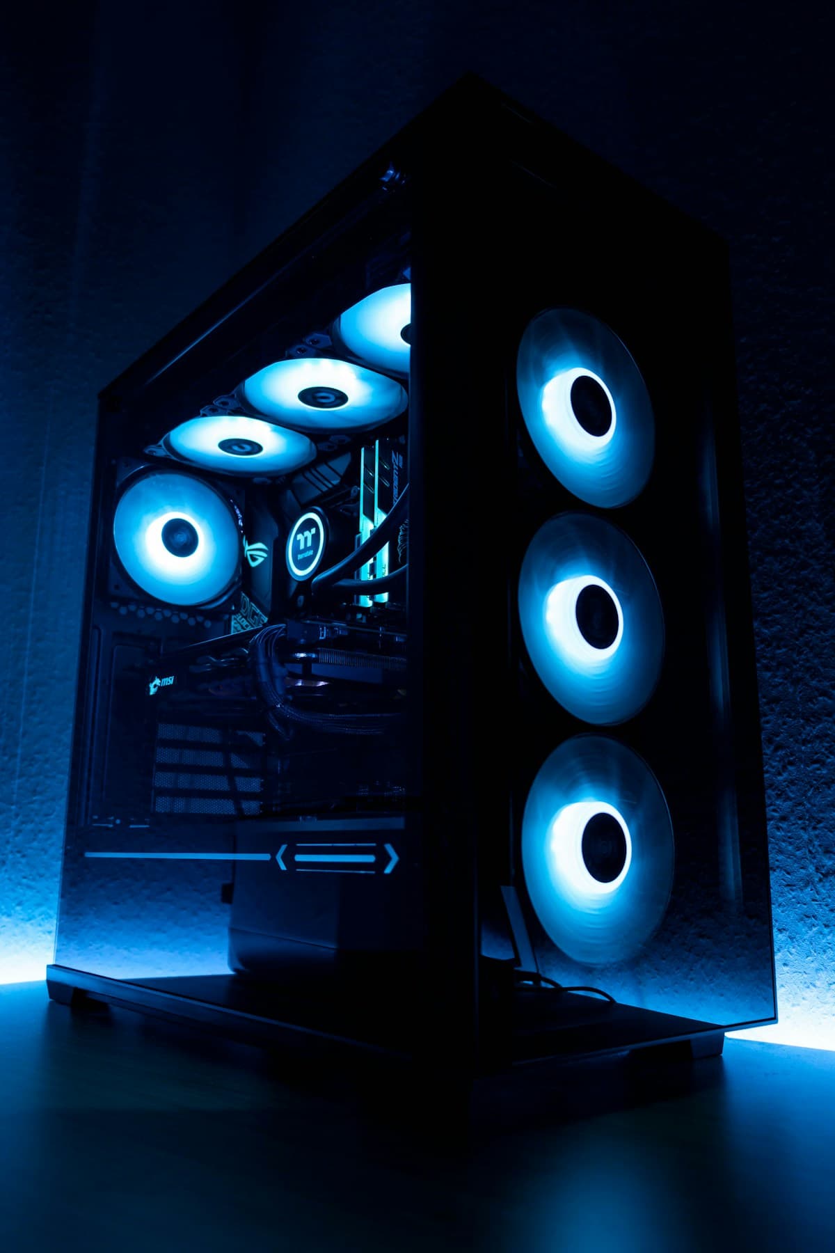Desktops & PCs