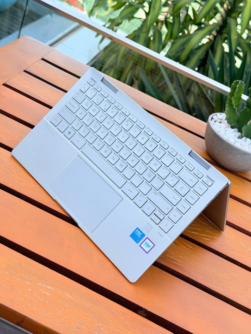 HP Pavilion x360 (Core i5, Evo)