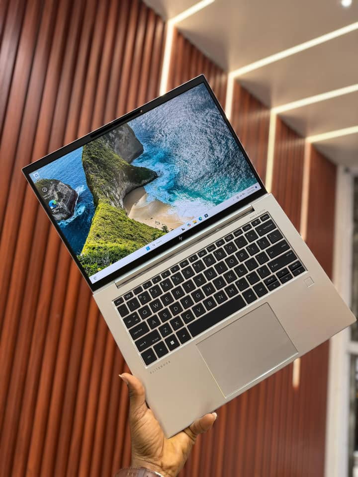 HP EliteBook 1040 G10 (Gold)