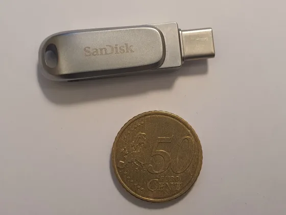 SanDisk Ultra 128GB Flash Drive