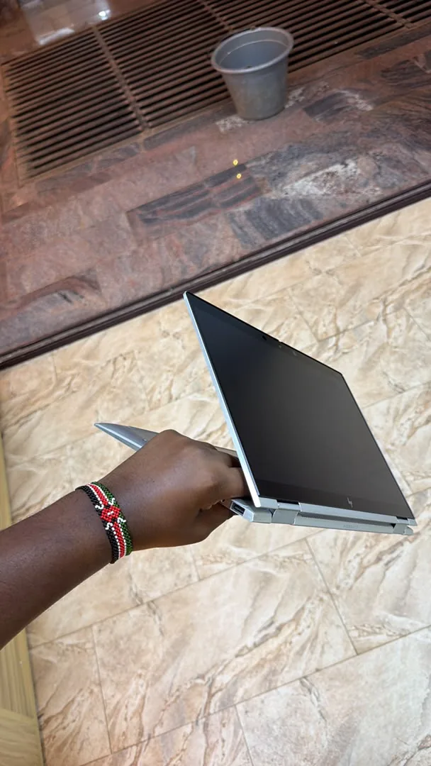 HP EliteBook x360 1030 (Core i5) view 2