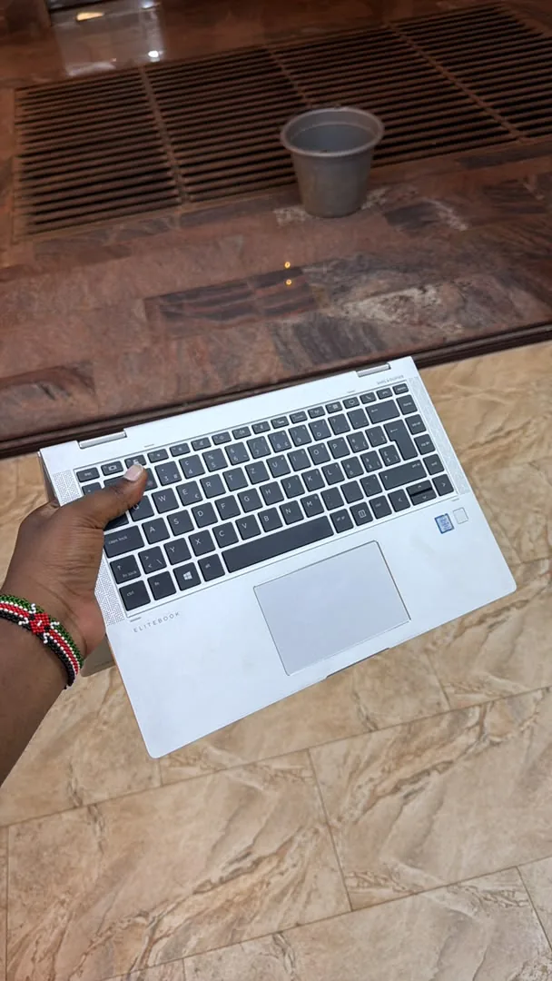 HP EliteBook x360 1030 (Core i5) view 3