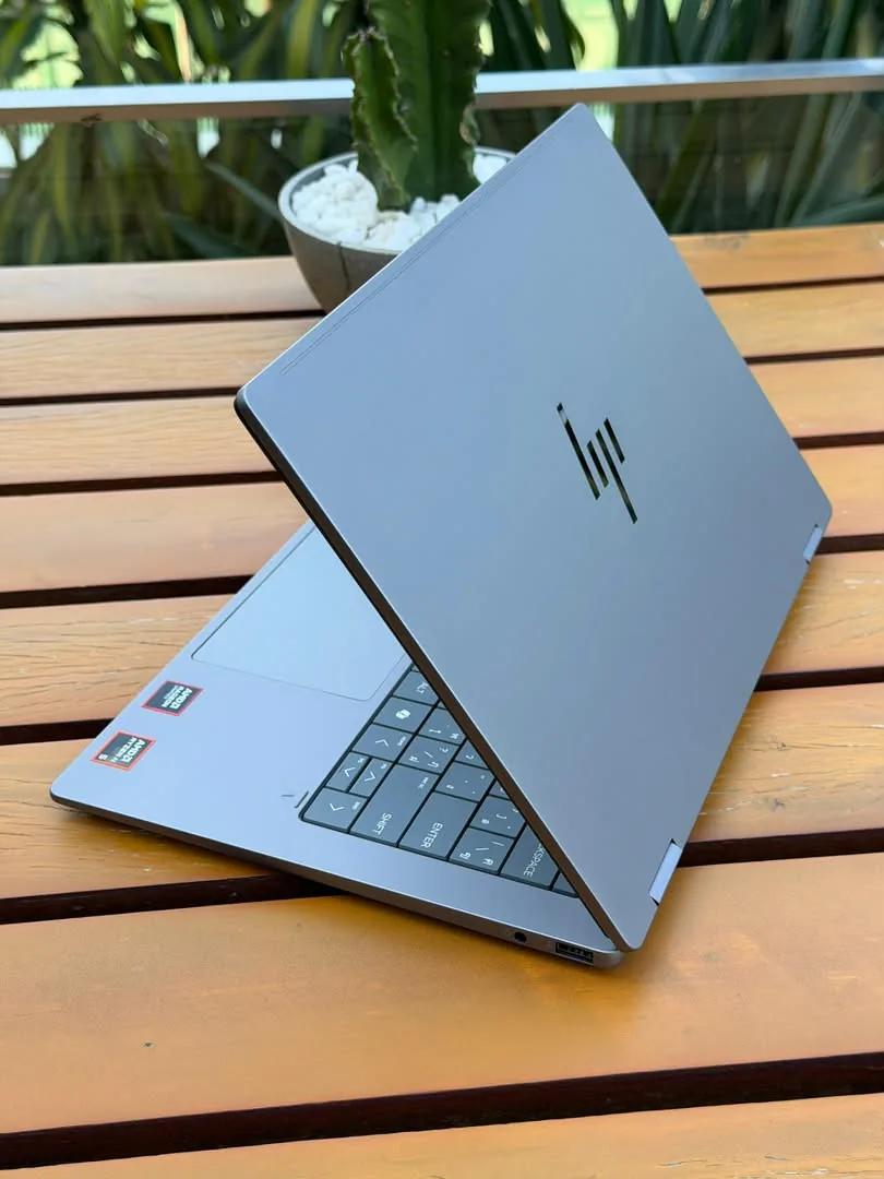 HP OmniBook X (Ryzen AI) view 2