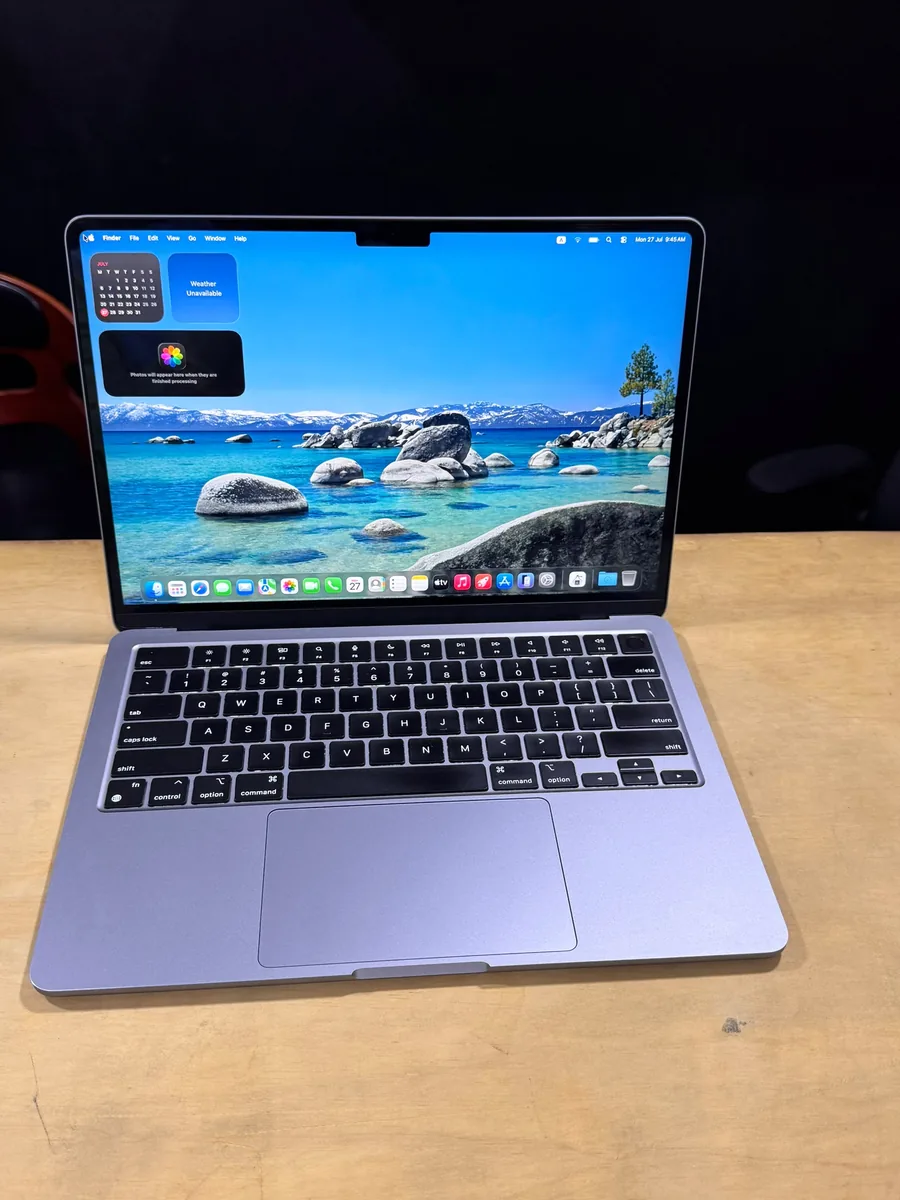 Apple MacBook Air (M2)