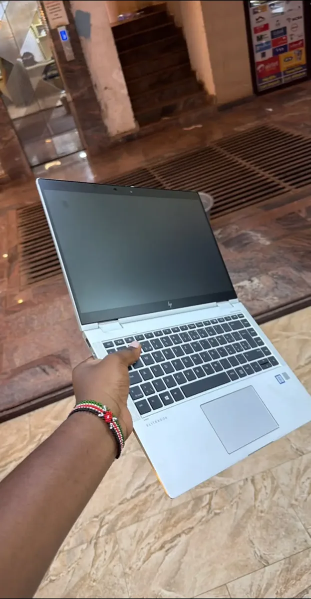 HP EliteBook x360 (Core i5) view 4